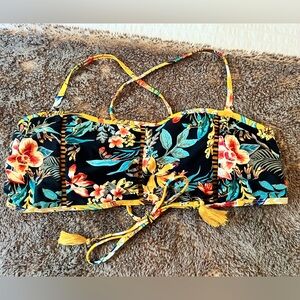 Time and True Swimsuit Top Size XL